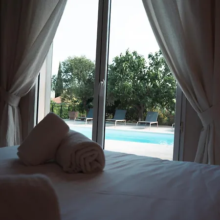 3 Piscine Terrasse Climatisation Ce * Cazilhac (Aude)